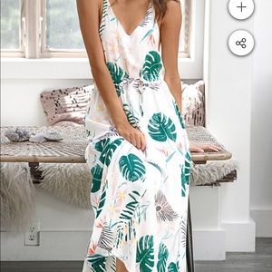 NWT Leaf Print Maxi Dress